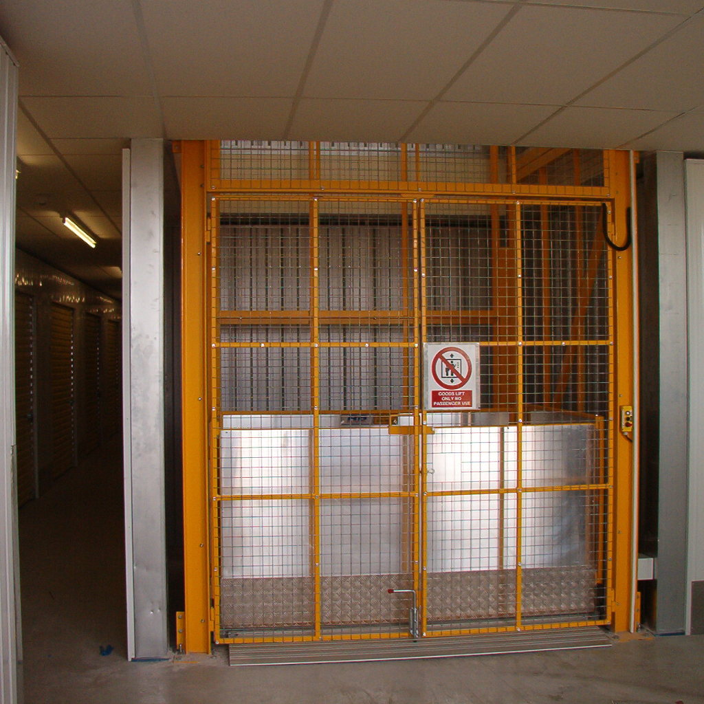 Internal loading bay lift